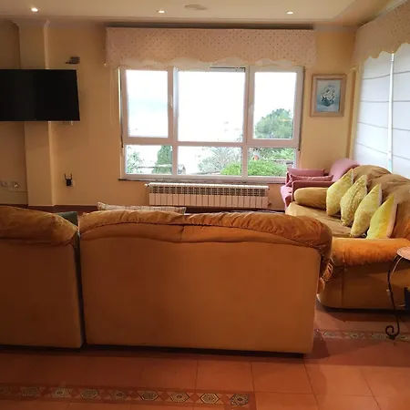Spacious In With Sea View Apartment