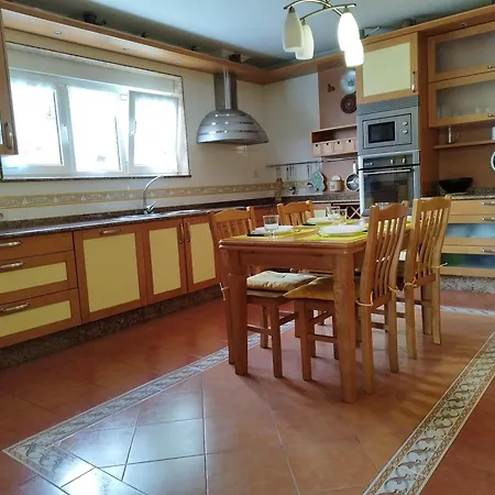 Spacious In With Sea View Apartment