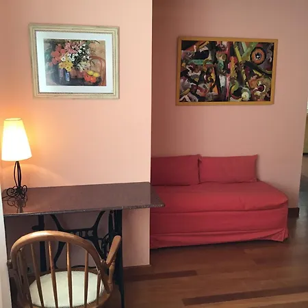 Spacious In With Sea View Apartment